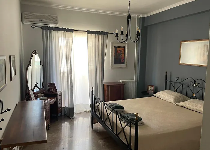 Luxury-elegant In The Heart Of Patras​ Apartamento